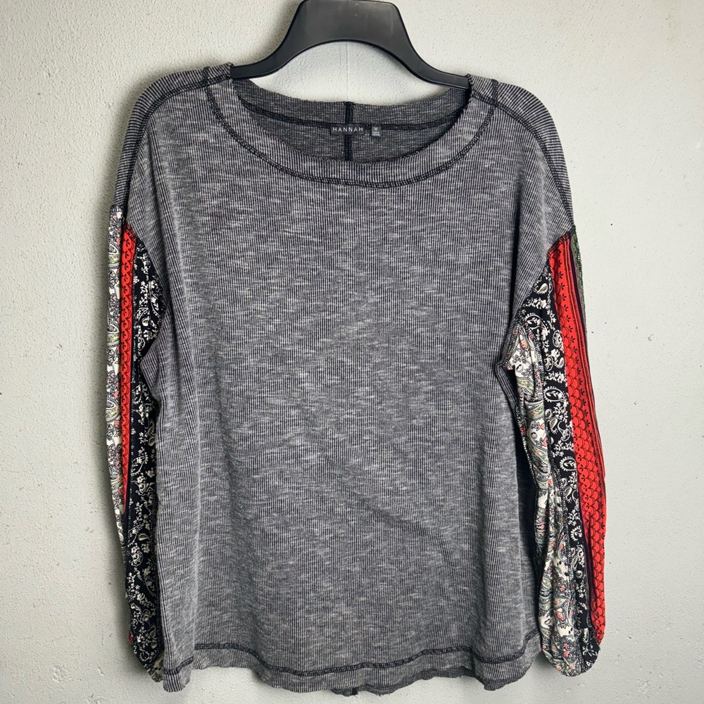 Grey and multicolor design shirt Size medium